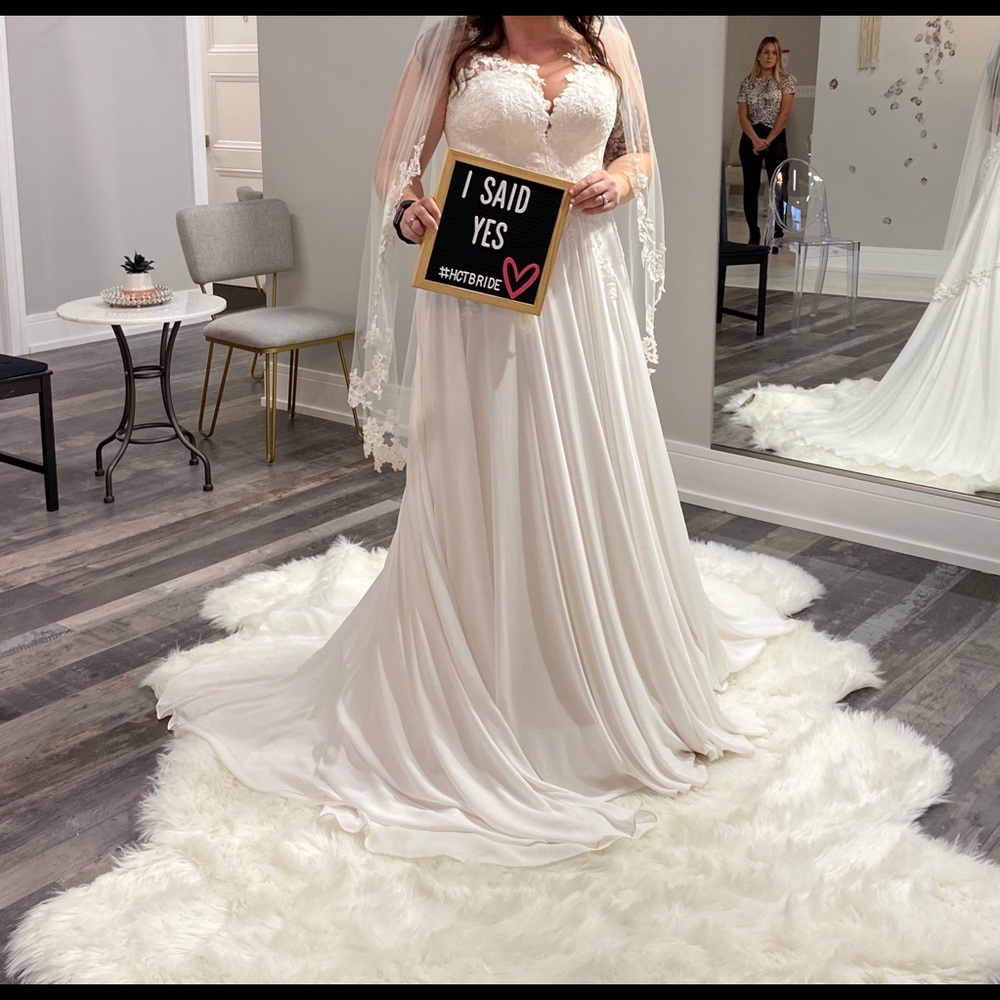 Stella York Lace & Crepe Chiffon Wedding Dress